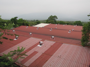 豬舍屋頂免電力空氣對流器