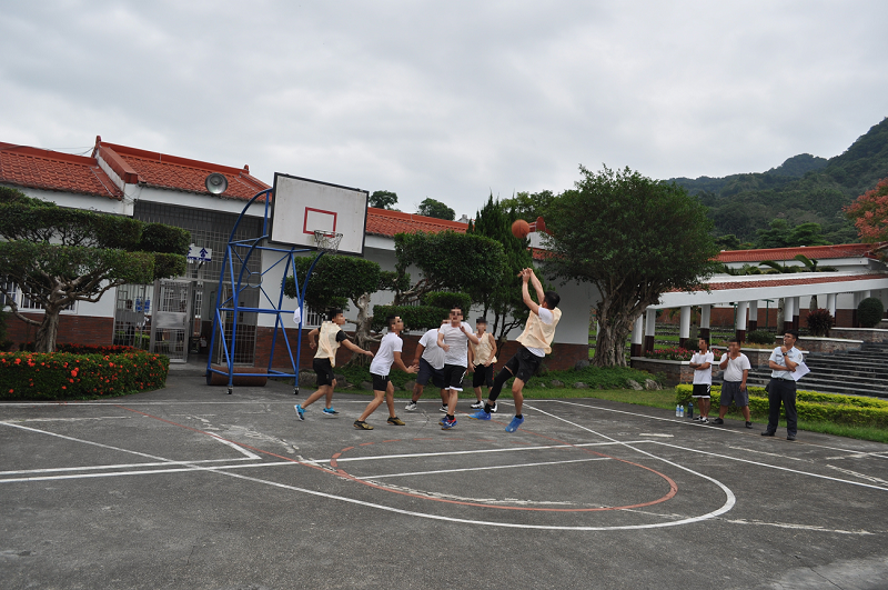 10月18日籃球比賽42人參加