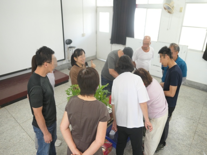 On July 5, the facility invited Instructor Huang Hsiao-Ling from Dongli Presbyterian Church and Instructor Tsai Tsui-Ling from the Fenglin Junior High School Resource Class to conduct a Family and Faith Day event.