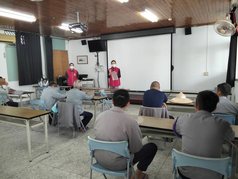 On December 12, the facility invited Case Manager Cheng You-Zhen from the Hualien Branch of the Taiwan After-Care Association to conduct an after-care services orientation session.